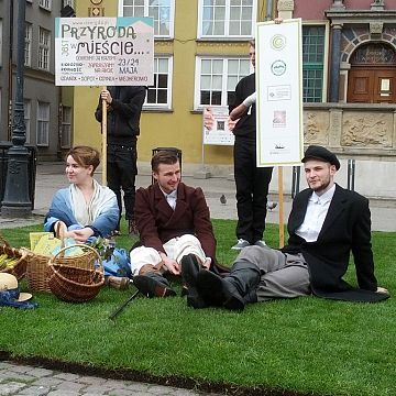 Grafika Śniadanie na trawie - Przyroda jest w mieście!