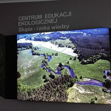 Grafika „Słupia - rzeka wiedzy” nowa sala edukacyjna w Słupsku