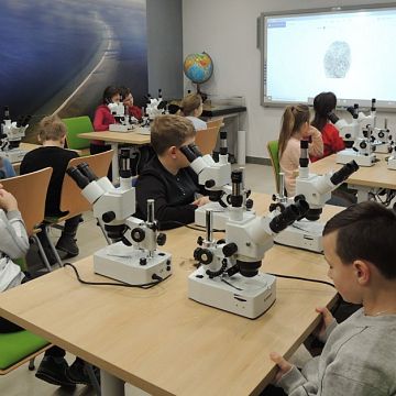 "Wow! Ale odkryłem...!" czyli ferie przyrodnicze z Błękitną Szkołą Grafika "Wow! Ale odkryłem!" czyli ferie przyrodnicze z Błękitną Szkołą