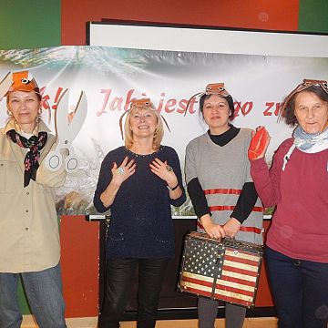 Grafika " Obcy rak!  Jaki jest jego znak? " - Ekolandia 2015.