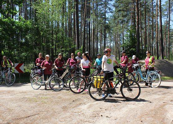 Fotorelacja z XIV Rajdu Ekoturystycznego. Na zdjęciach uczestnicy rajdu na trasach pieszych i rowerowych.