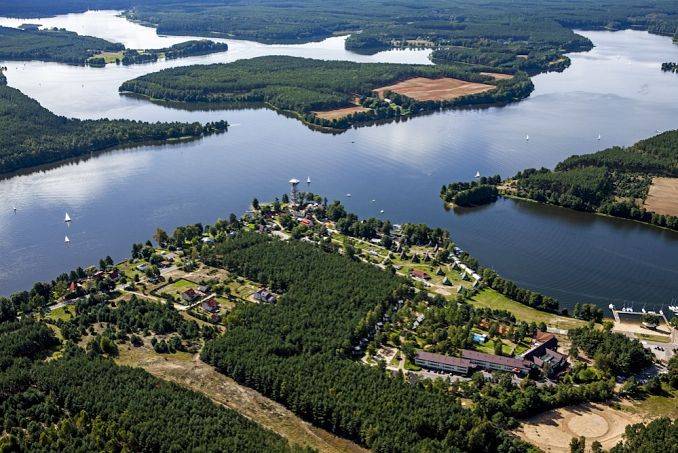 Grafika Wdzydzki Park Krajobrazowy zaprasza do poznawania przyrody i krajobrazu na turystyczne szlaki